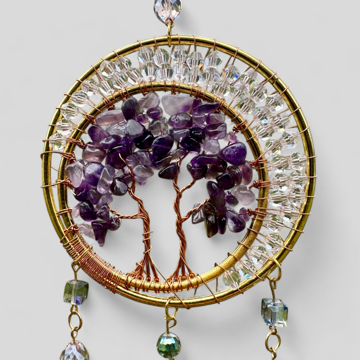 Attrape-rêves à double anneau en métal doré avec 2 arbres de vie, pierres d'améthyste et breloques à bijoux suspendus - Rétroviseur suspendu ou mural
