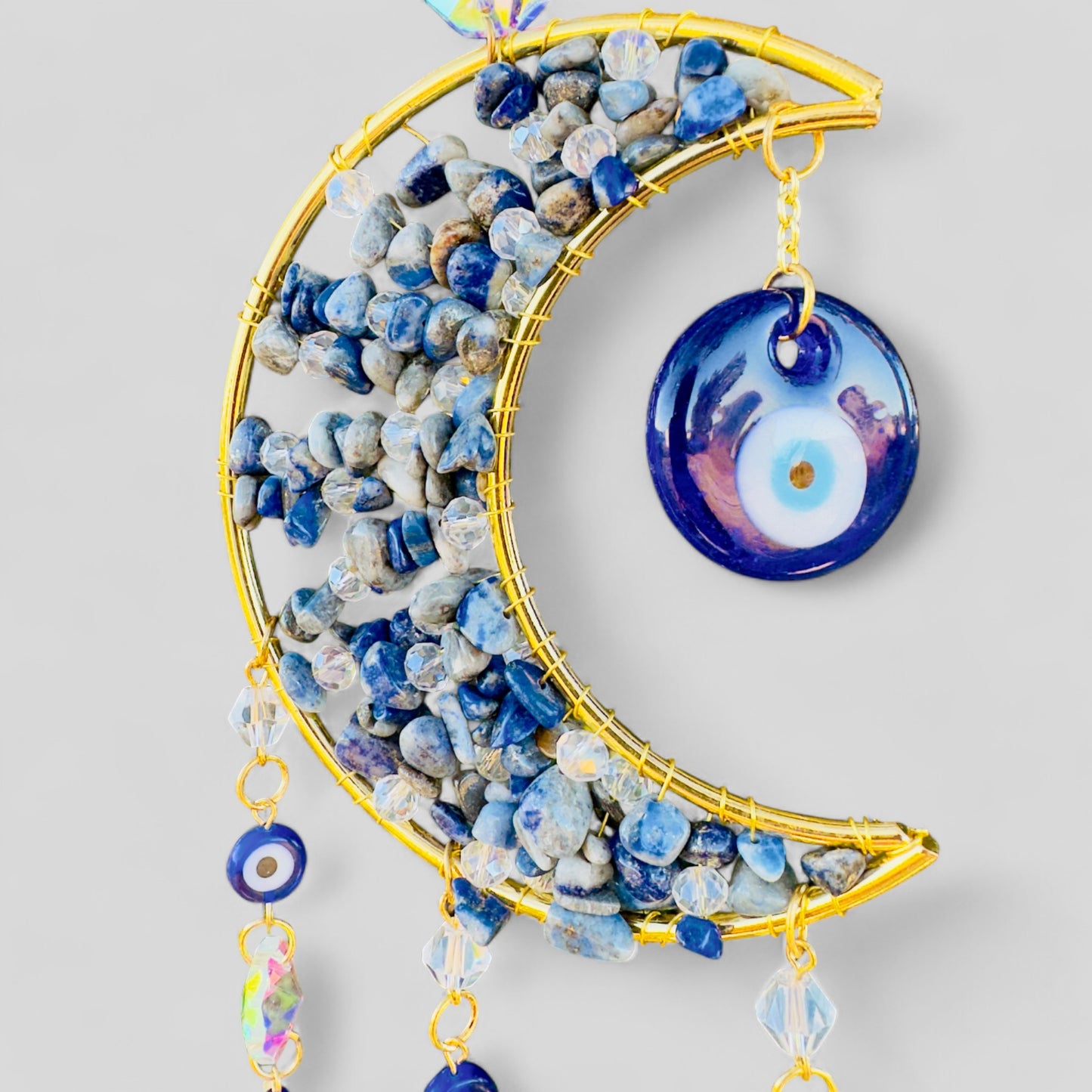 Attrape-rêves en forme de croissant de lune en métal doré avec arbre de vie vert, aventurine et breloques à suspendre – à suspendre à une fenêtre ou à un mur