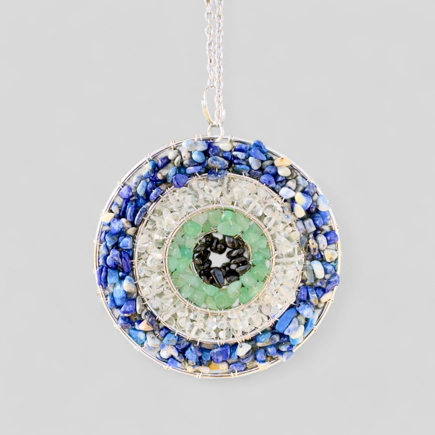 Pendentif Evil Eye Nazar Boncuk fait à la main avec chaîne pour rétroviseur suspendu ou mur suspendu Lapis Lazuli, cristal, apatite -- Navire rapide !