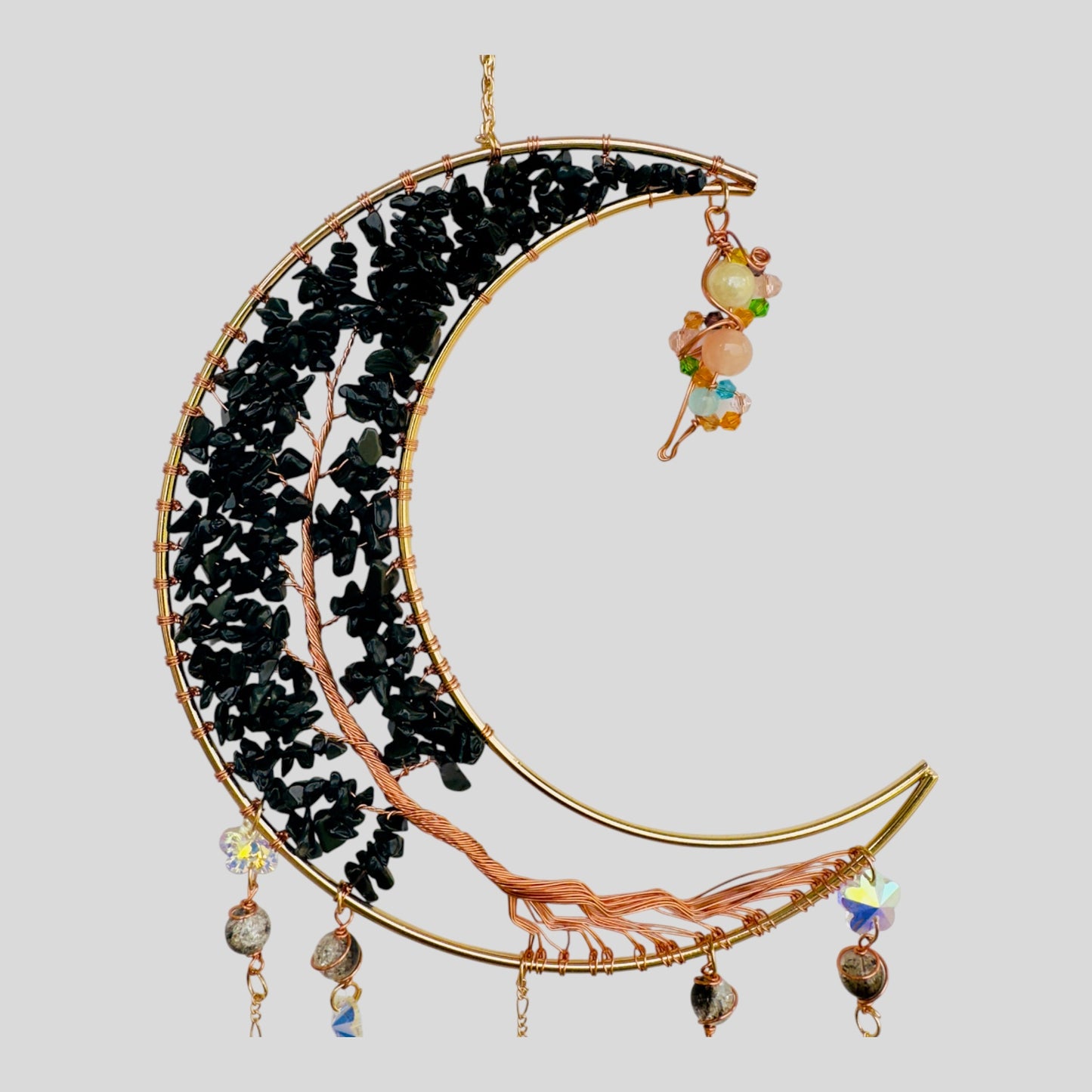 Gold Metal Crescent Moon Dreamcatcher Suncatcher con árbol verde de la vida aventurina y amuletos de joyas colgantes - colgante de ventana o colgante de pared