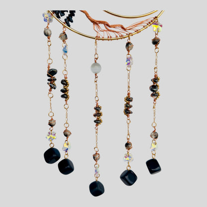 Gold Metal Crescent Moon Dreamcatcher Suncatcher con árbol verde de la vida aventurina y amuletos de joyas colgantes - colgante de ventana o colgante de pared