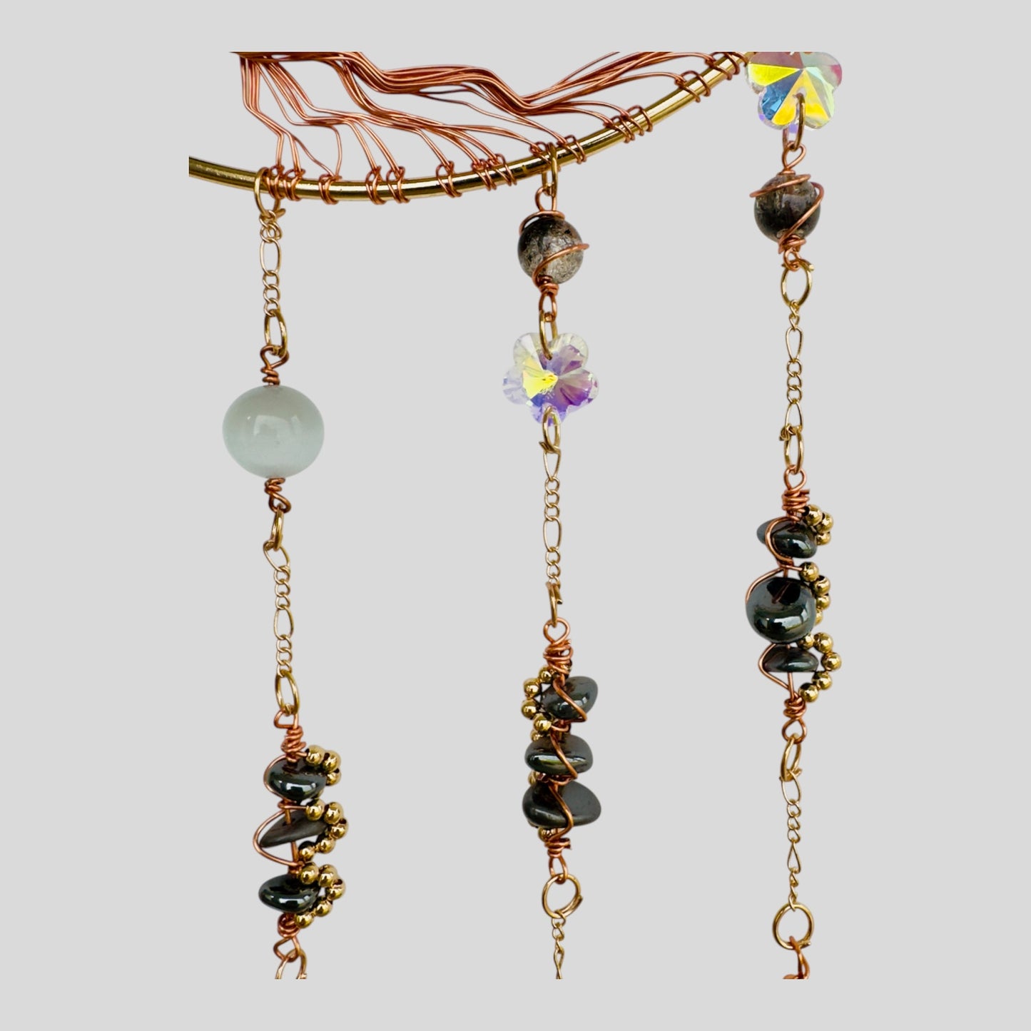 Gold Metal Crescent Moon Dreamcatcher Suncatcher con árbol verde de la vida aventurina y amuletos de joyas colgantes - colgante de ventana o colgante de pared